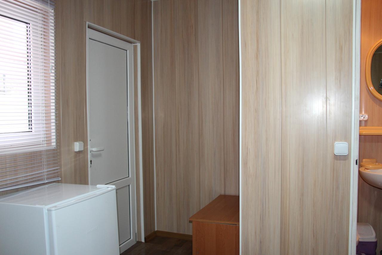 Дом Семейного Отдыха Karolino-Buhaz Exterior photo